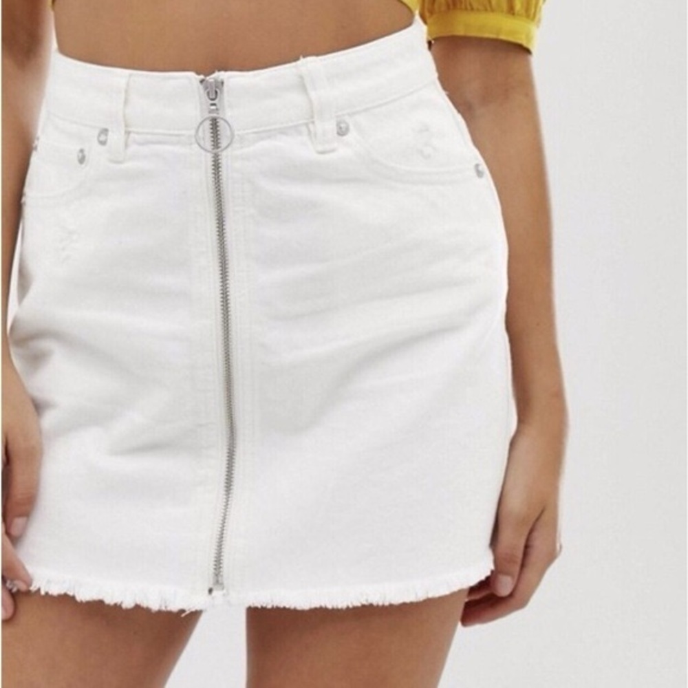We The Free White Denim Raw Hem Zipper Front Mini Skirt Size 28